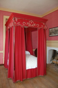 Canopy_Bed